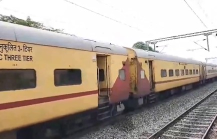 'Express train going from Jammu to Jodhpur halted at Firozpur fter bomb threat call'
